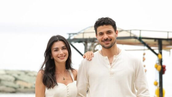 مسلسل عيناك كالبحر الاسود الحلقة 11 مترجمة